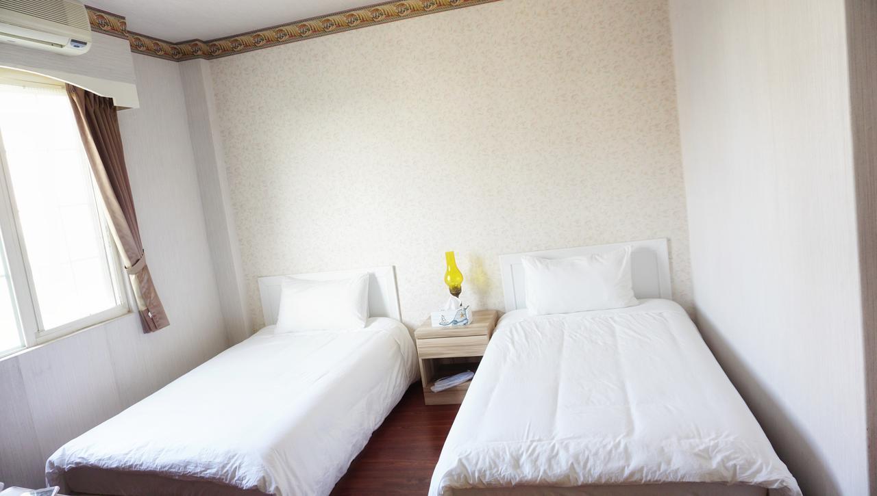 Red Roof B&B Jinhu Exterior photo
